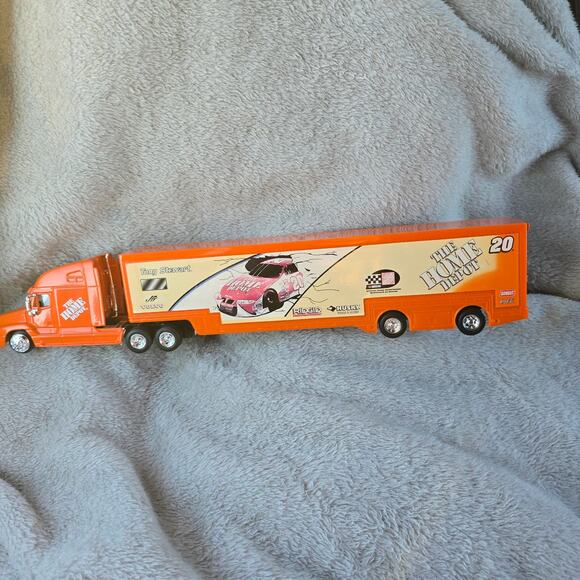 1999 Hasbro Tony Stewart #20 Home Depot Diecast Kenworth Semi Truck 1:64 - Picture 1 of 8